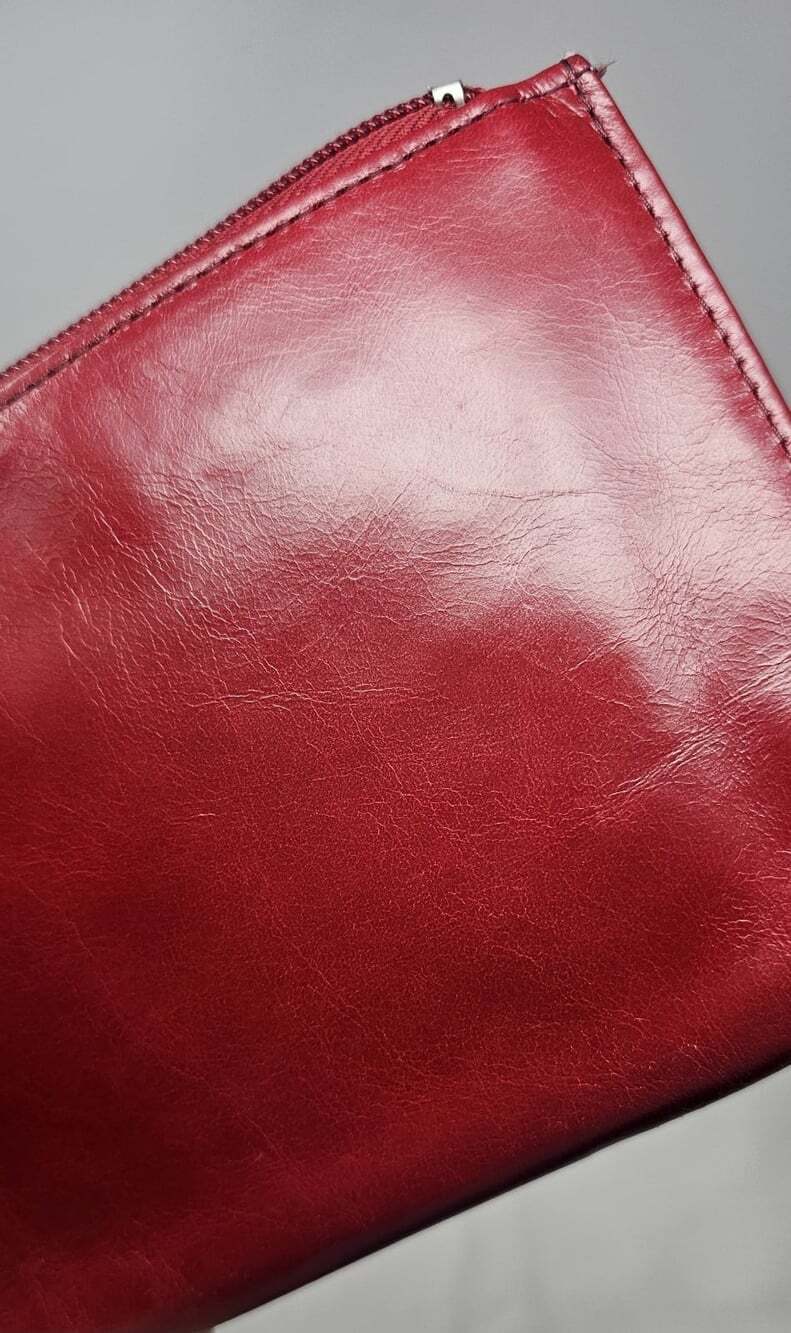 HOBO Vida Cardinal Red Polished Leather Clutch Wristlet NWT Minimalist - Picture 12 of 12